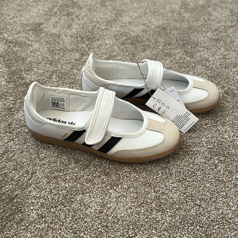 New Samba Jane’s. White, size 5. Never worn, brand new